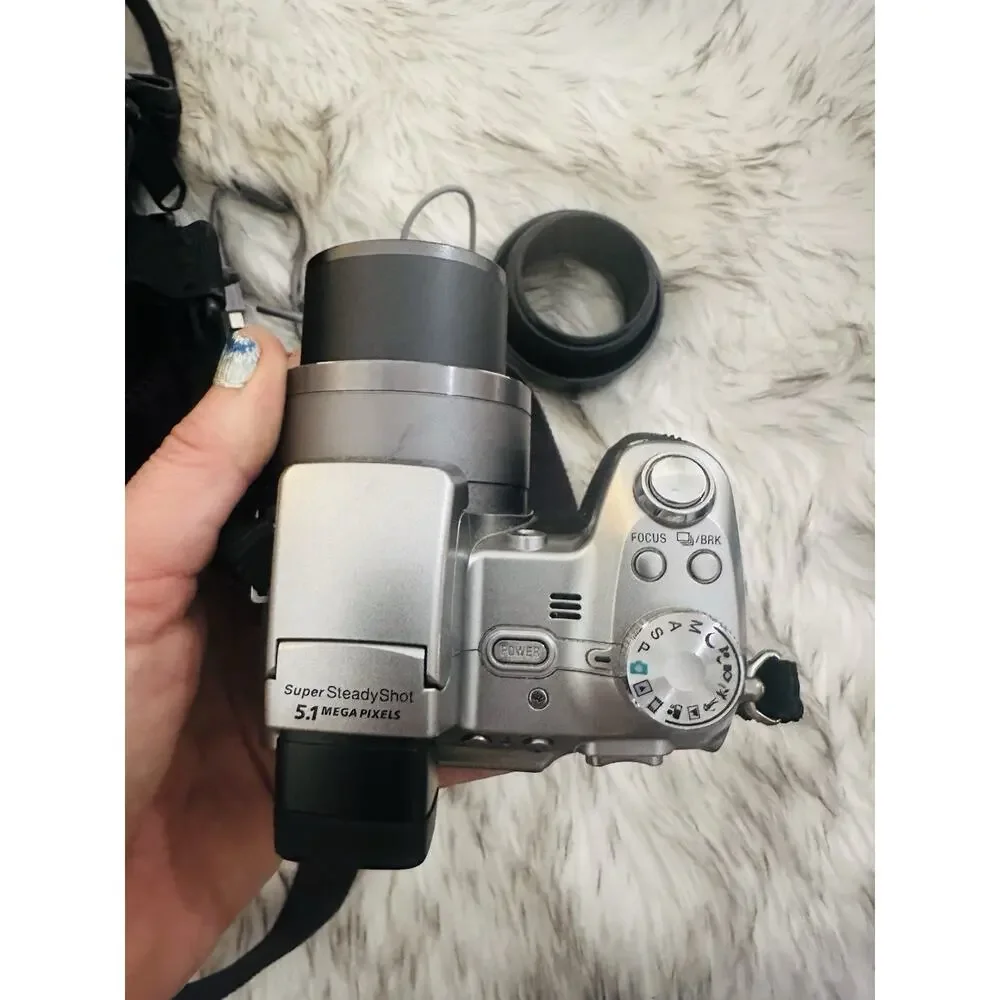 Sony Cybershot DSC-H1 With Optical 1:2.8-3.7 5.1 MP Strap Bundle. Case